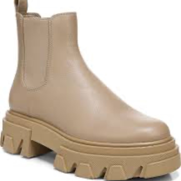 Sam Edelman | Shoes | Sam Edelman Daelyn Lug Sole Short Boot Women ...